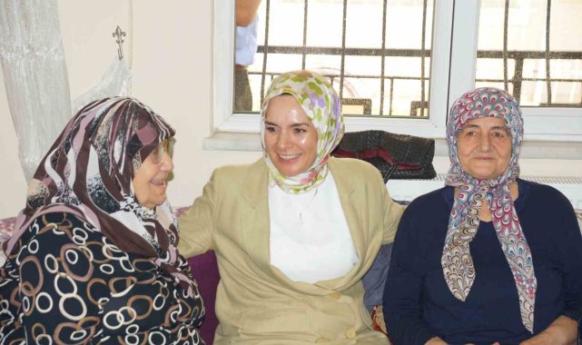 Aile ve Sosyal Hizmetler Bakanı Göktaş, Aydın'da yaşlı çınarlarla bir araya geldi