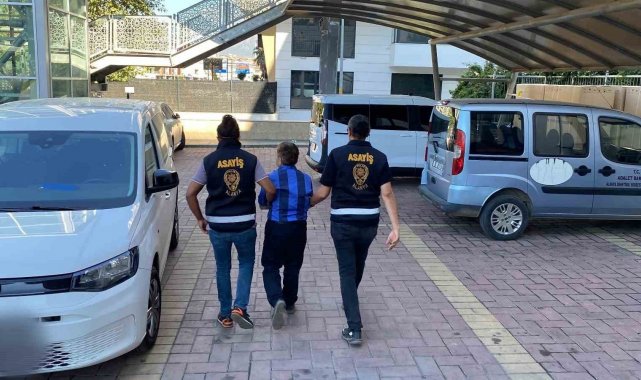 Alanya'da kesinleşmiş hapis cezasıyla aranan 2 firari yakalandı