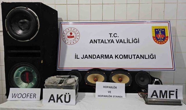 Araçtan ses sistemini çalan 4 şüpheli tutuklandı