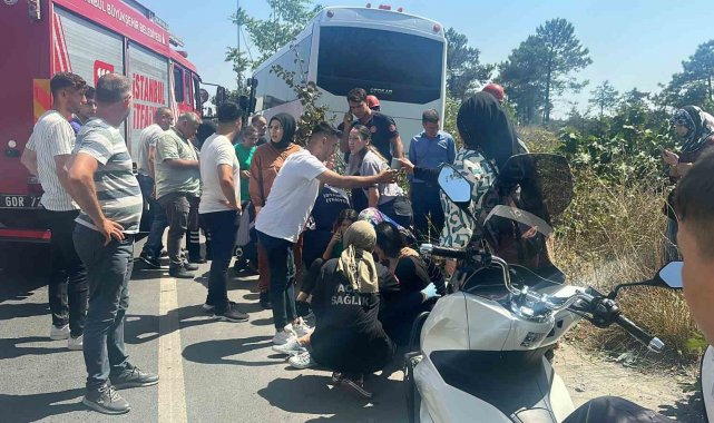 Arnavutköy'de şehir hastanesi personellerini taşıyan servis kazaya karıştı: 5 işçi yaralı