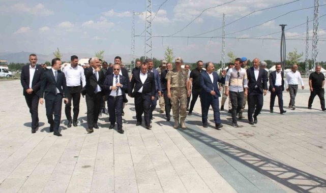 Bakan Yardımcısı Aktaş, Malazgirt'teki son hazırlıkları inceledi