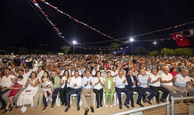 Başkan Seçer, '1. Aydıncık Yaza Veda Festivali'ne katıldı