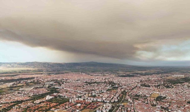 Bolu'daki orman yangınının dumanı Eskişehir semalarını kapladı, vatandaşlar panik yaşadı