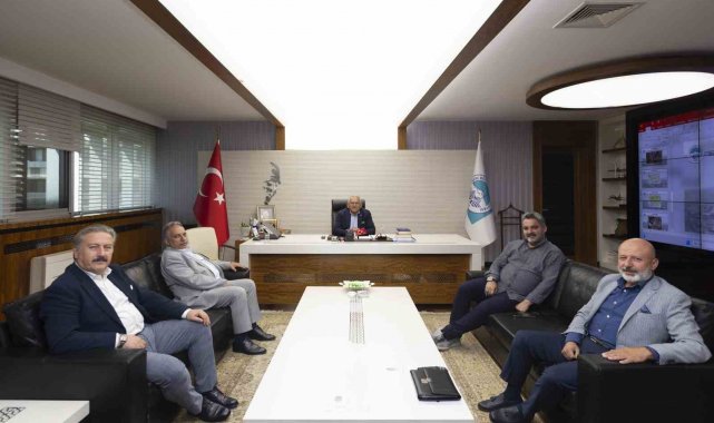 Büyükkılıç; başkanlarla Büyükşehir'de bir araya geldi