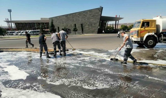 Büyükşehir'den Şehirlerarası Otobüs Terminali'nde kapsamlı temizlik