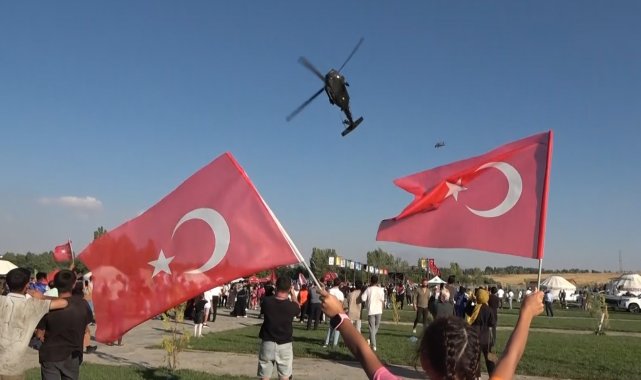 Çelik Kanatların gösterisi nefes kesti