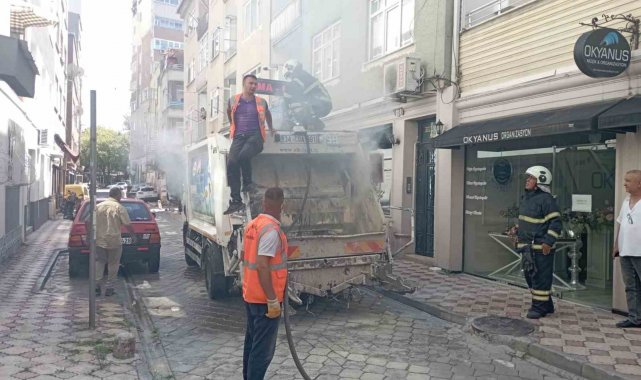 Çöpe atılan kül, çöp kamyonunu tutuşturdu