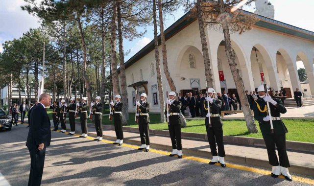 Cumhurbaşkanı Erdoğan: "Türk Silahlı Kuvvetlerimiz sorumluluk aldığı her yerde görevini, alnının akıyla yerine getiriyor"