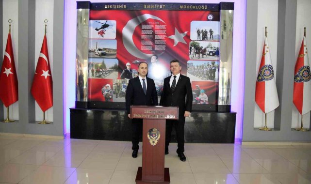 Eskişehir Emniyet Müdürü Tolga Yılmaz düzenlenen törenle görevine başladı
