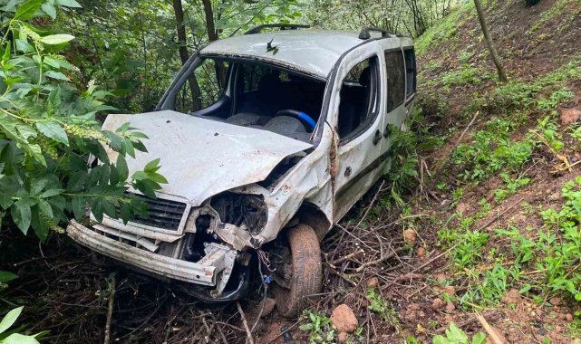 Giresun'da hafif ticari araç takla attı: 1 ölü, 1 yaralı