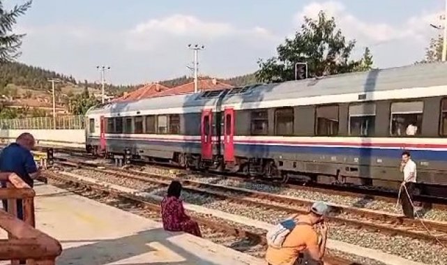 Göller Ekpsresi arıza yapınca yolcular sıcakta kaldı