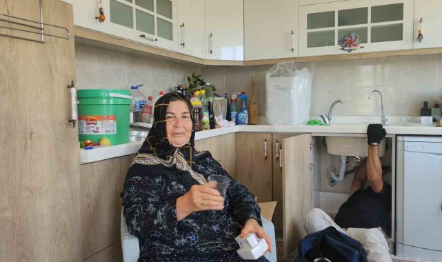Günde litrelerce su içen Necla teyze, suyunu daha sağlıklı tüketecek
