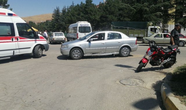 Isparta'da otomobil ile motosiklet çarpıştı: 1 yaralı