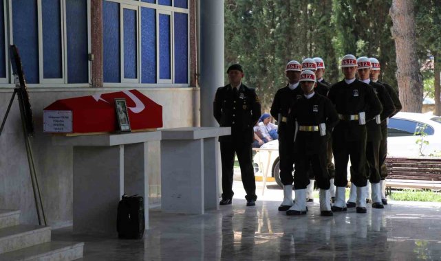 İzne gelen sözleşmeli onbaşı arkadaşı tarafından bıçakla öldürüldü