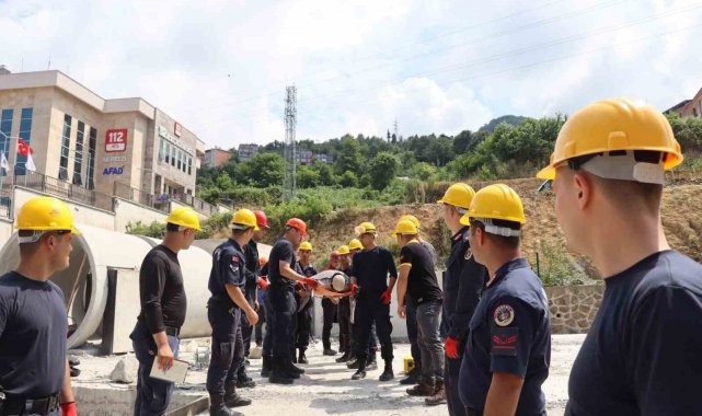 Jandarma personeline depremde arama kurtarma eğitimi verildi