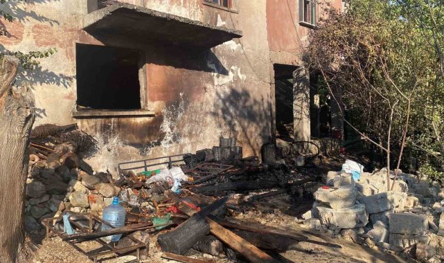 Karabük'te odunlukta çıkan yangın korkuttu