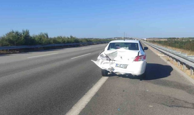 Karacabey'de iki otomobil çarpıştı: 2'si çocuk 4 yaralı