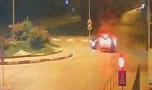 Karaman'da 1 kişinin hayatını kaybettiği, 5 kişinin de yaralandığı kaza kamerada