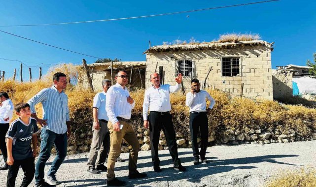 Kaymakam Partal, parke taşı çalışmalarını inceledi