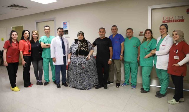 Kilolarından dolayı yürümekte zorlanan kadın sağlıklı yaşama ilk adımı attı