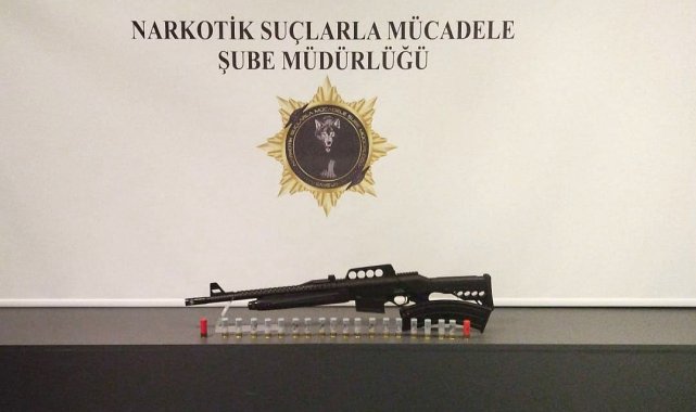 Kubar esrar ve tüfekle yakalanan şahıs tutuklandı