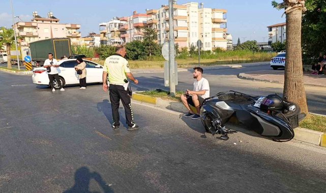 Manavgat'ta motosiklet ile otomobil çarpıştı: 1 yaralı