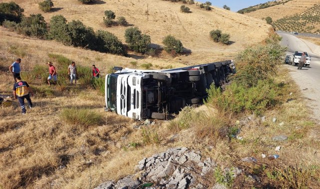 Manisa'da tır yan yattı: 1 yaralı