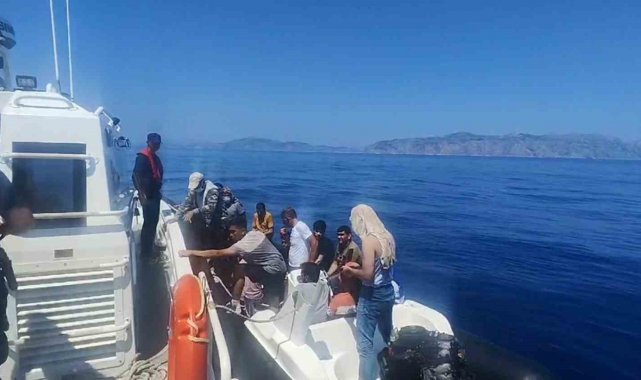Marmaris'te 19 düzensiz göçmen kurtarıldı