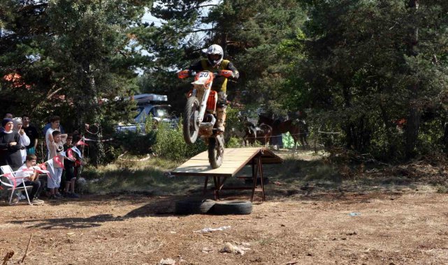 Motosiklet festivalinde motokros ve off-road nefes kesti