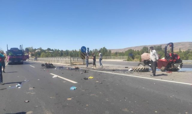 Motosiklet ile traktör çarpıştı: 1 ölü, 1 yaralı