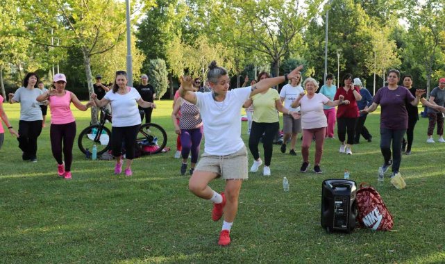 Odunpazarı'nda kadınlar parklarda spora büyük ilgi gösteriyor