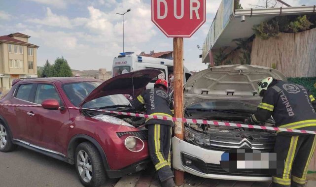 Otomobil önce seyir halindeki araca sonrasında ise direğe çarparak durabildi; 3 yaralı