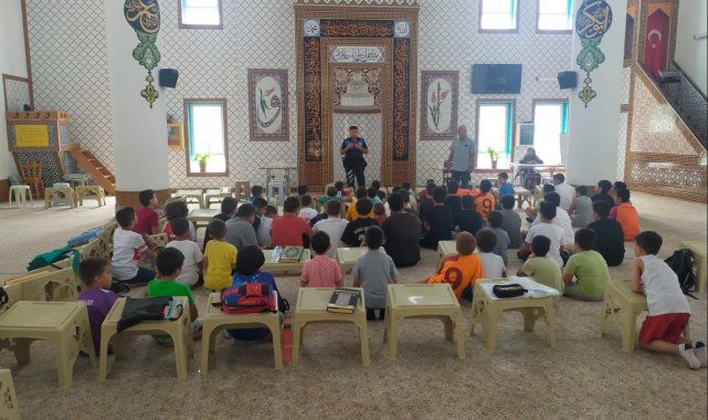 Polis ekipleri Kur'an kurslarında bilgilendirme yaptı