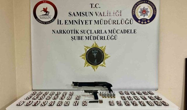 Samsun'da bin 393 adet sentetik ecza ile tabanca ve tüfek ele geçirildi