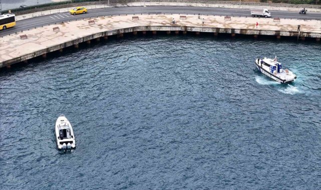 Sarıyer'de batan teknede kaybolan şahsı boğazda arama çalışmaları havadan görüntülendi