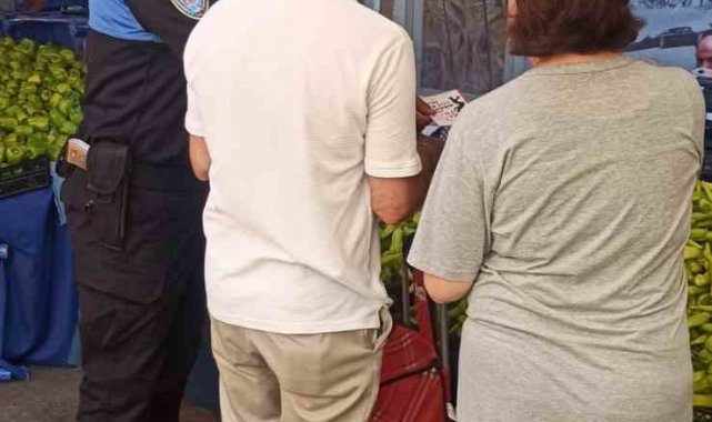 Semt pazarındaki vatandaş hırsızlık ve dolandırıcılık konularında bilgilendirildi