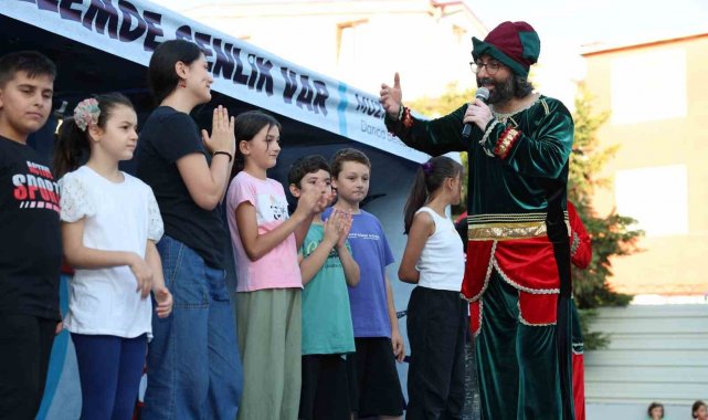Şenlik çocukların ayağına geldi