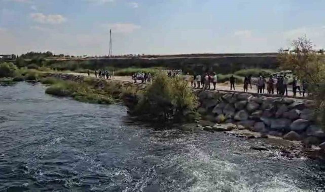 Serinlemek için Fırat Nehri'ne giren çocuğun cenazesi çıkarıldı