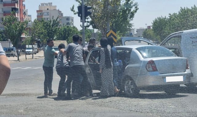 Siverek'te yol verme kavgasında 2 grup birbirine girdi