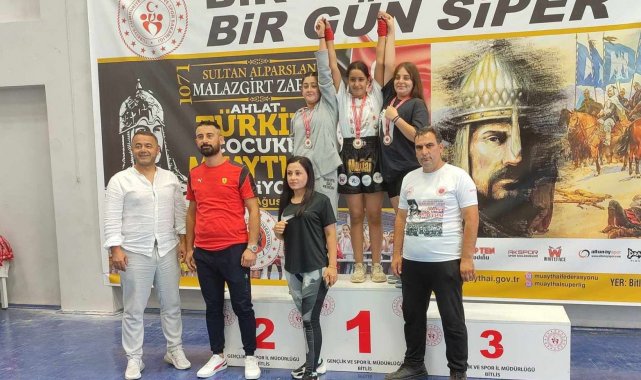 Sporcu Özlem Yanak, Muaythaide birinci oldu