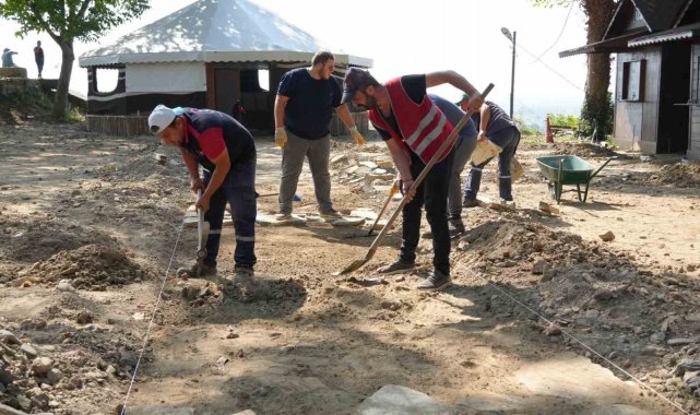 Tarihi gün yüzüne belediye çalışanları çıkartıyor