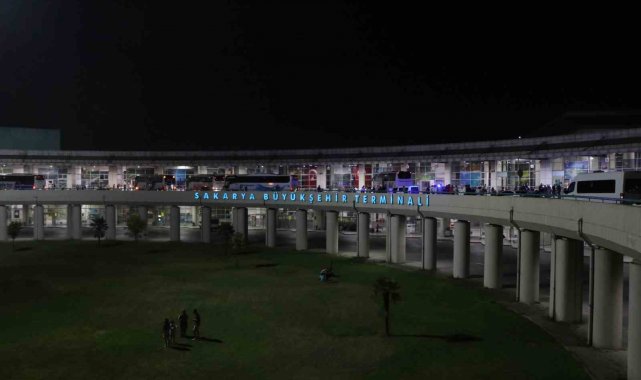 Terminale yeni yazıhane yapımına karşı çıkan esnaf kepenk kapattı: Sakarya'dan bilet satışları durduruldu