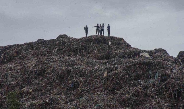 Uganda'da çöp sahasındaki toprak kaymasında can kaybı 21'e yükseldi