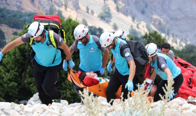 UMKE ekipleri Babadağ'da paraşüt kazası kurtarma tatbikatı gerçekleştirdi