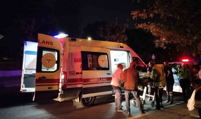 Üsküdar'da sürücüsünün kontrolünden çıkan araç takla attı: 1 yaralı