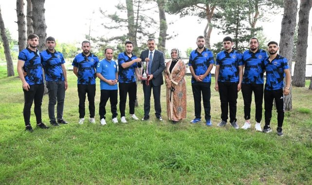 Vali Çiftçi, Görme Engelliler Futsal Takımını kabul etti