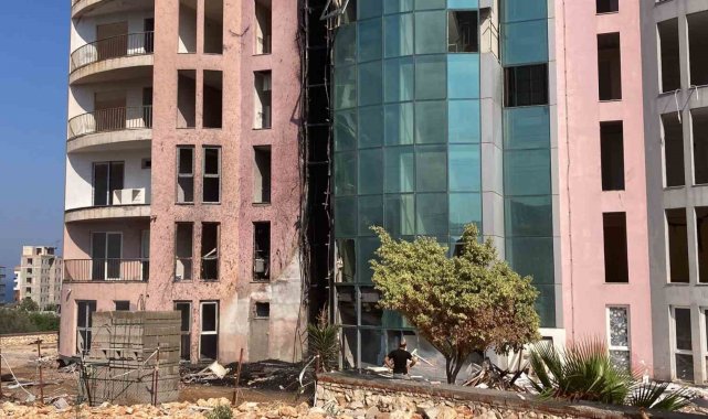 Yıllardır bitmeyen 20 katlı otel inşaatında yangın