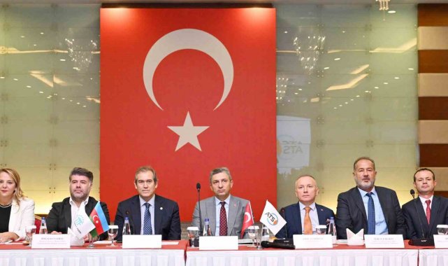 Antalya Valisi Şahin: "Türk birliğini kurarak dünyaya adaleti, barışı ve nizamı tekrar öğreteceğiz"