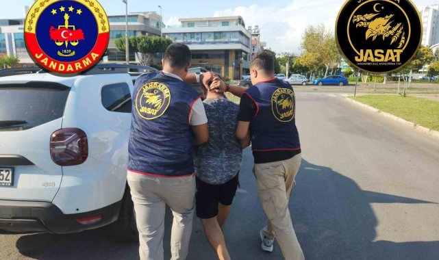 Antalya'da 100 suç kaydıyla 33 yıl 9 ay hapis cezası bulunan şahıs yakalandı