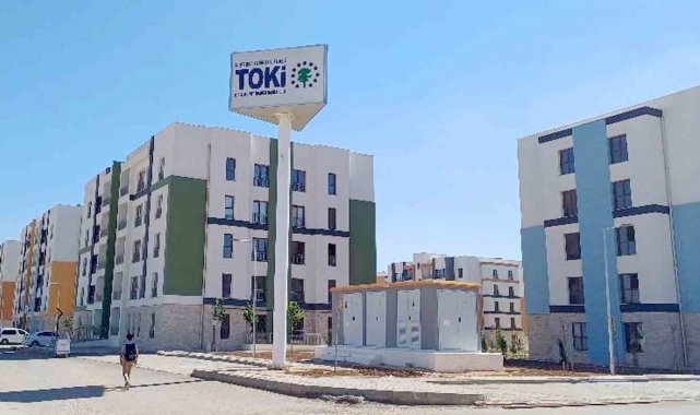 Arabanlı depremzedeler kalıcı konutlara yerleşmeye başladı
